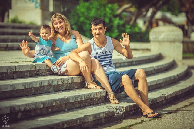 Children and family photo shoot on vacation